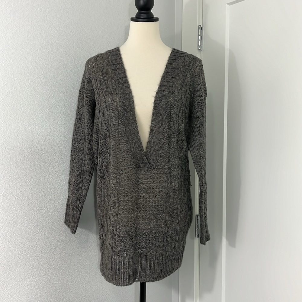 Joie XS Gray Lightweight Long Sleeve Open Weave Knit V-Neck Oversize Sweater - Picture 2 of 9